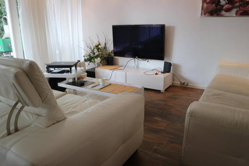 Lake House 74, Luxury Accommodation Ir Sauna Warmond Luaran gambar