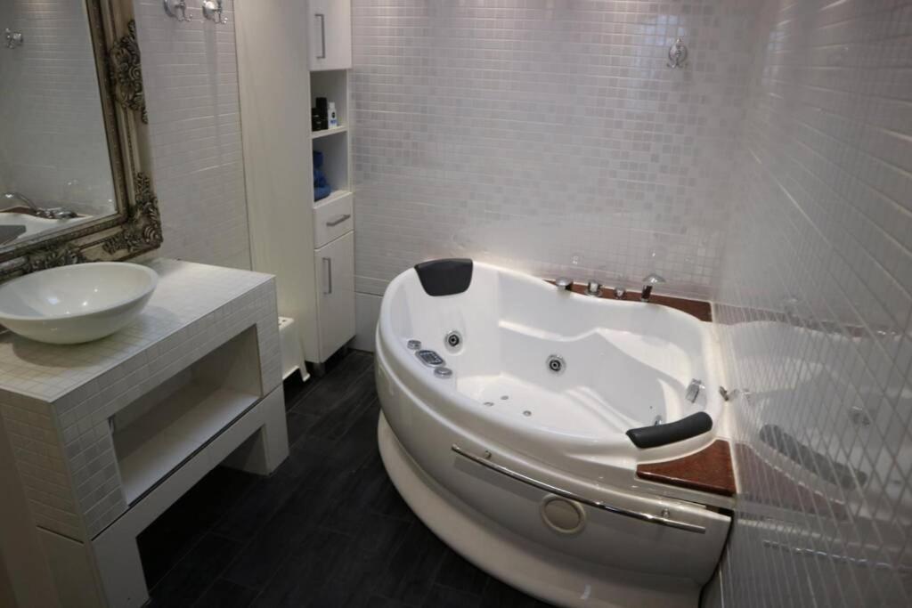 Lake House 74, Luxury Accommodation Ir Sauna Warmond Luaran gambar